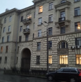 Продажа 3-комн квартиры на вторичном рынке Суворовский пр-кт,  д. 61