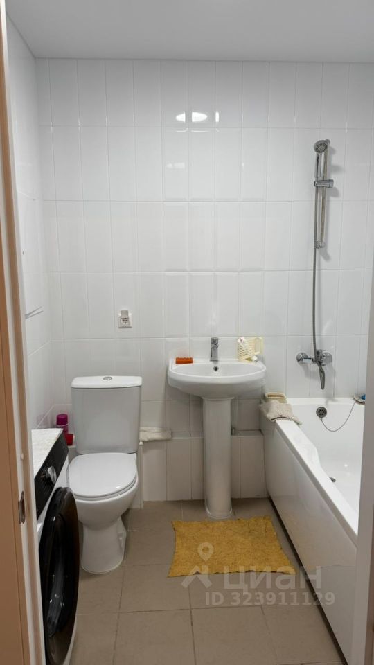 Аренда 1-комн квартиры на вторичном рынке д. Сапроново, улица Западный квартал, 7к1