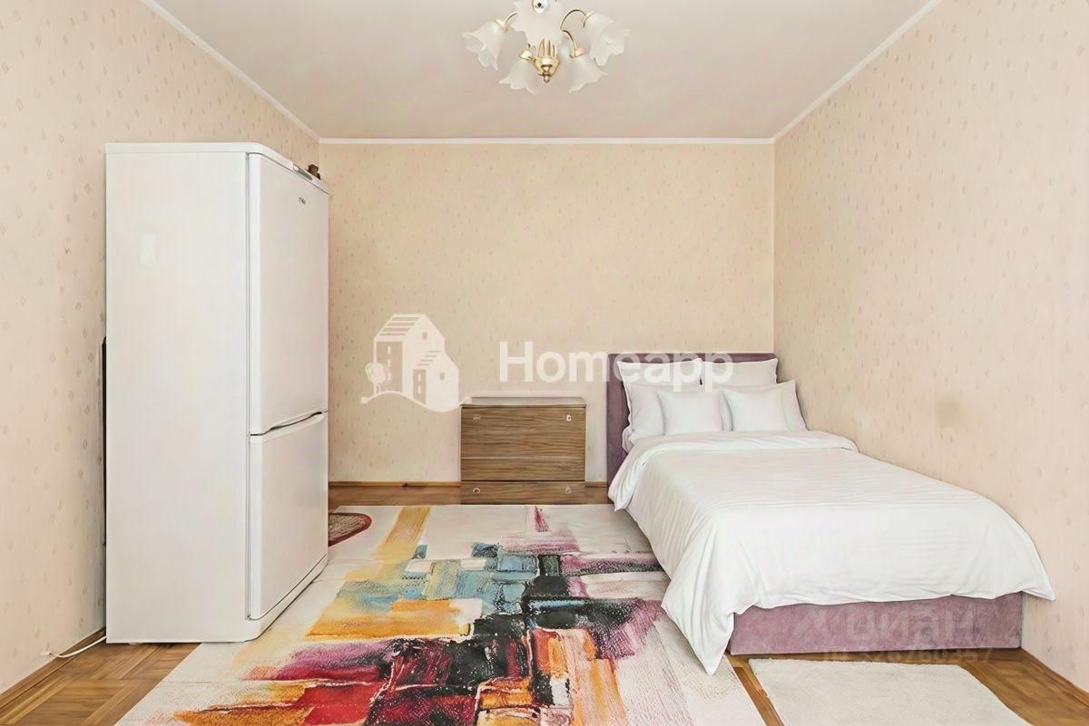 Продажа 2-комн квартиры на вторичном рынке Осенний бульвар, 10К1