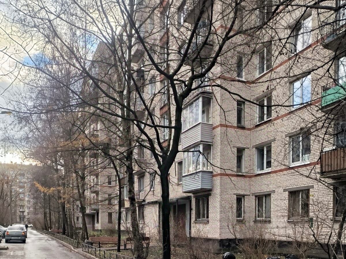 Продажа 1-комн квартиры на вторичном рынке улица Стойкости, 17