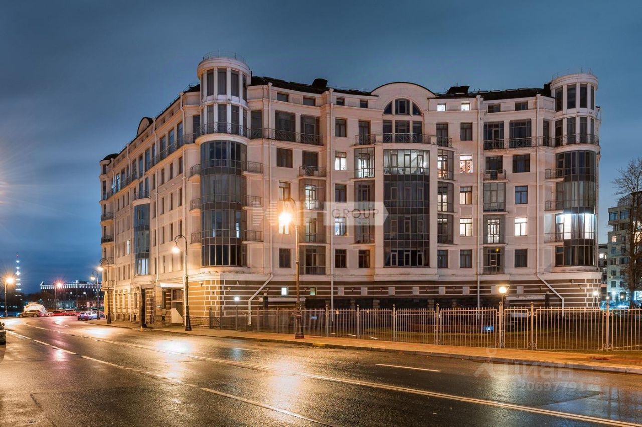 Продажа 4-комн квартиры на вторичном рынке Динамовская улица, 2