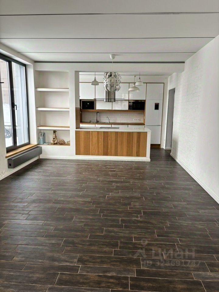 Продажа 2-комн квартиры на вторичном рынке улица Адмирала Трибуца, 7