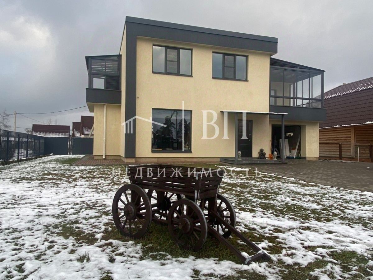 Продажа дома Ульяновка пгт, улица Льва Толстого, 16