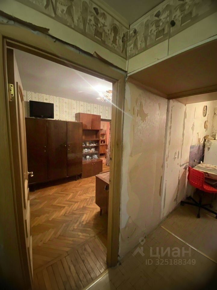 Продажа 2-комн квартиры на вторичном рынке Петергоф, Озерковая улица, 25