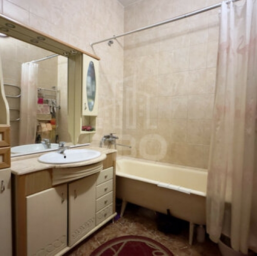 2-комн квартира ул Метростроевцев,  д. 5