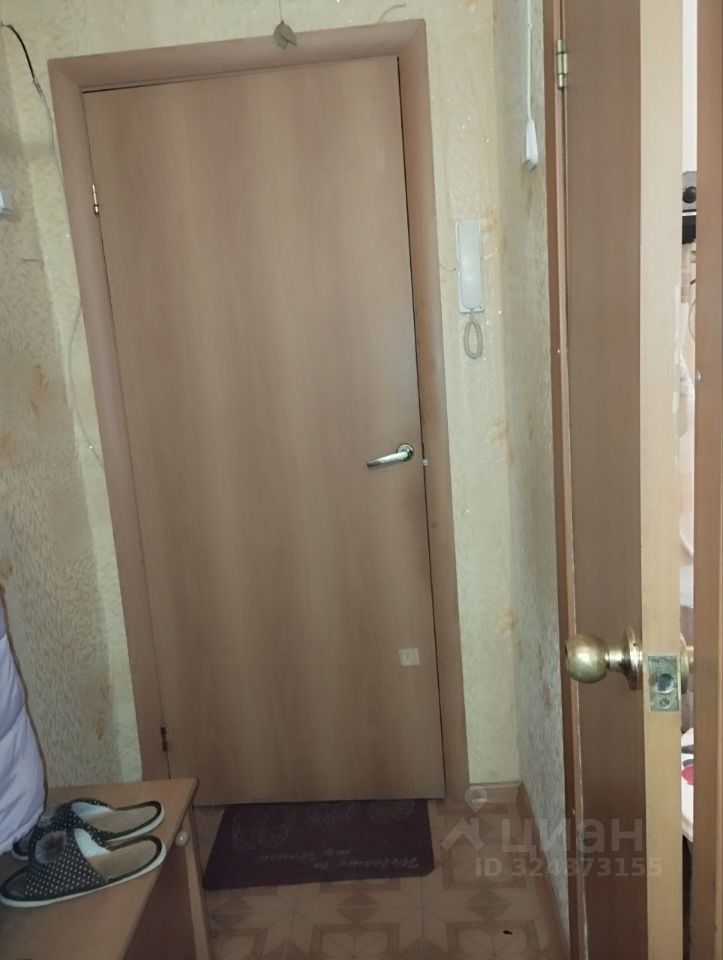 Продажа 2-комн квартиры на вторичном рынке пос. Оредеж, улица Ленина, 12