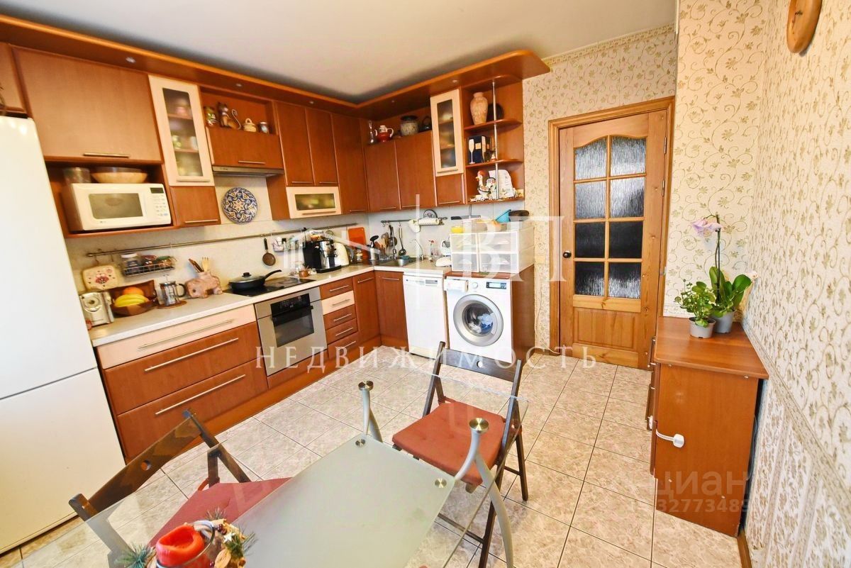 Продажа 3-комн квартиры на вторичном рынке Афанасьевская улица,  д. 6К1