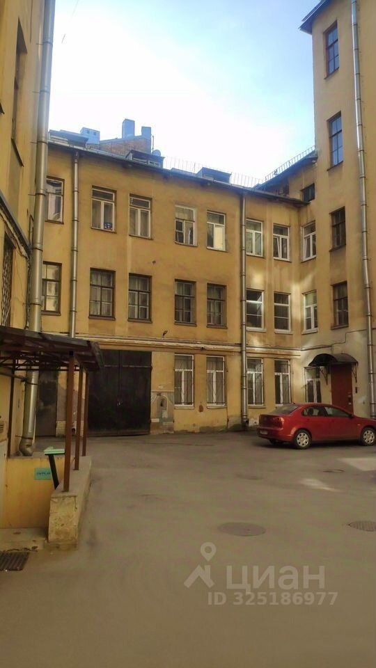 Продажа 4-комн квартиры на вторичном рынке набережная Реки Фонтанки, 56