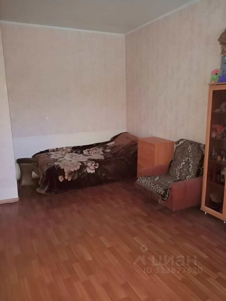 Продажа 2-комн квартиры на вторичном рынке пос. Янино-1, улица Шоссейная, 15