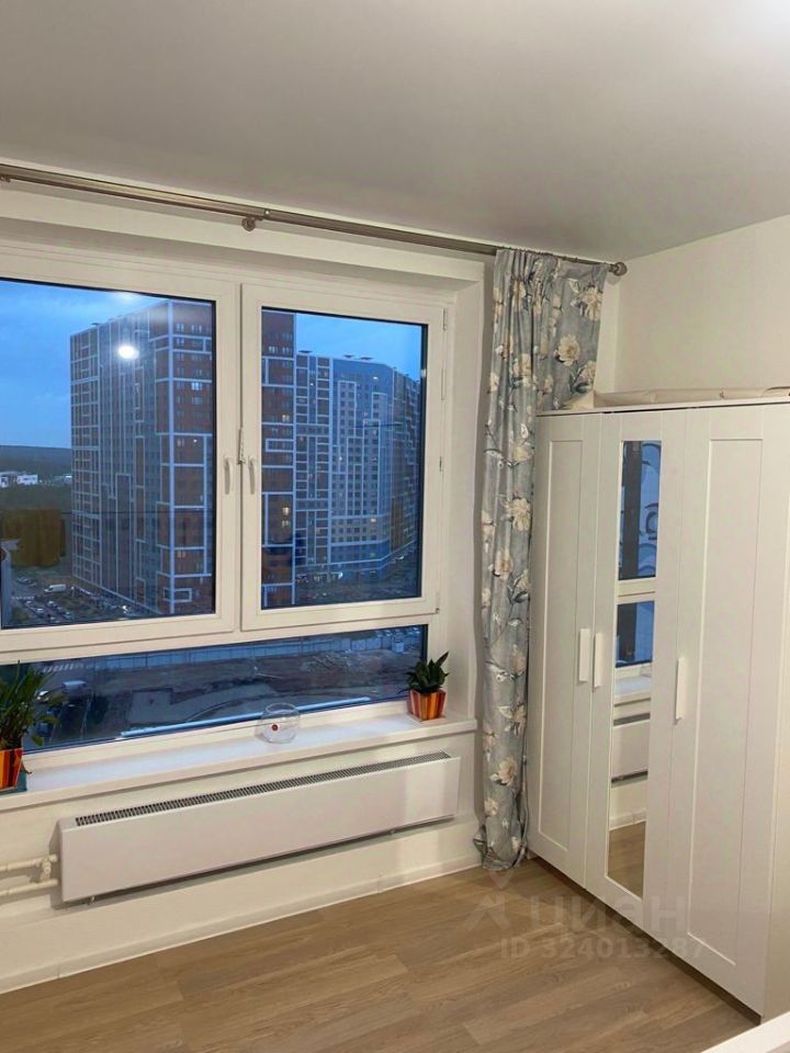 Продажа 3-комн квартиры на вторичном рынке улица Поляны, 5Ак1