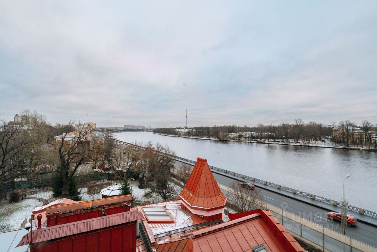 Продажа 4-комн квартиры на вторичном рынке Приморский проспект, 14