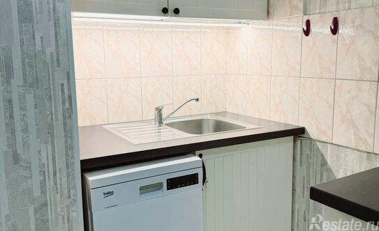 Продажа 2-комн квартиры на вторичном рынке Крестовский 2-й пер,  д. 4