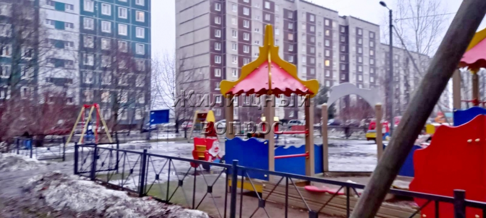 Продажа квартиры на вторичном рынке Коммунаров (Горелово) улица,  д. 124