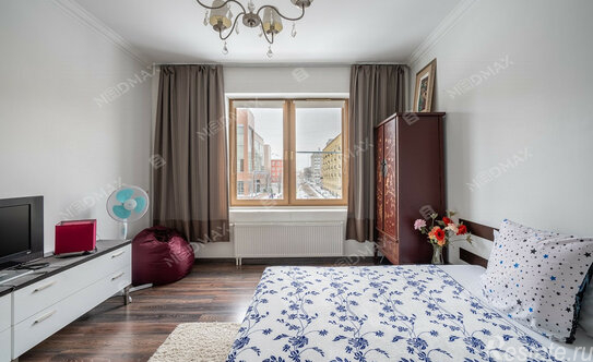 Продажа 1-комн квартиры на вторичном рынке Смольный пр-кт,  д. 11