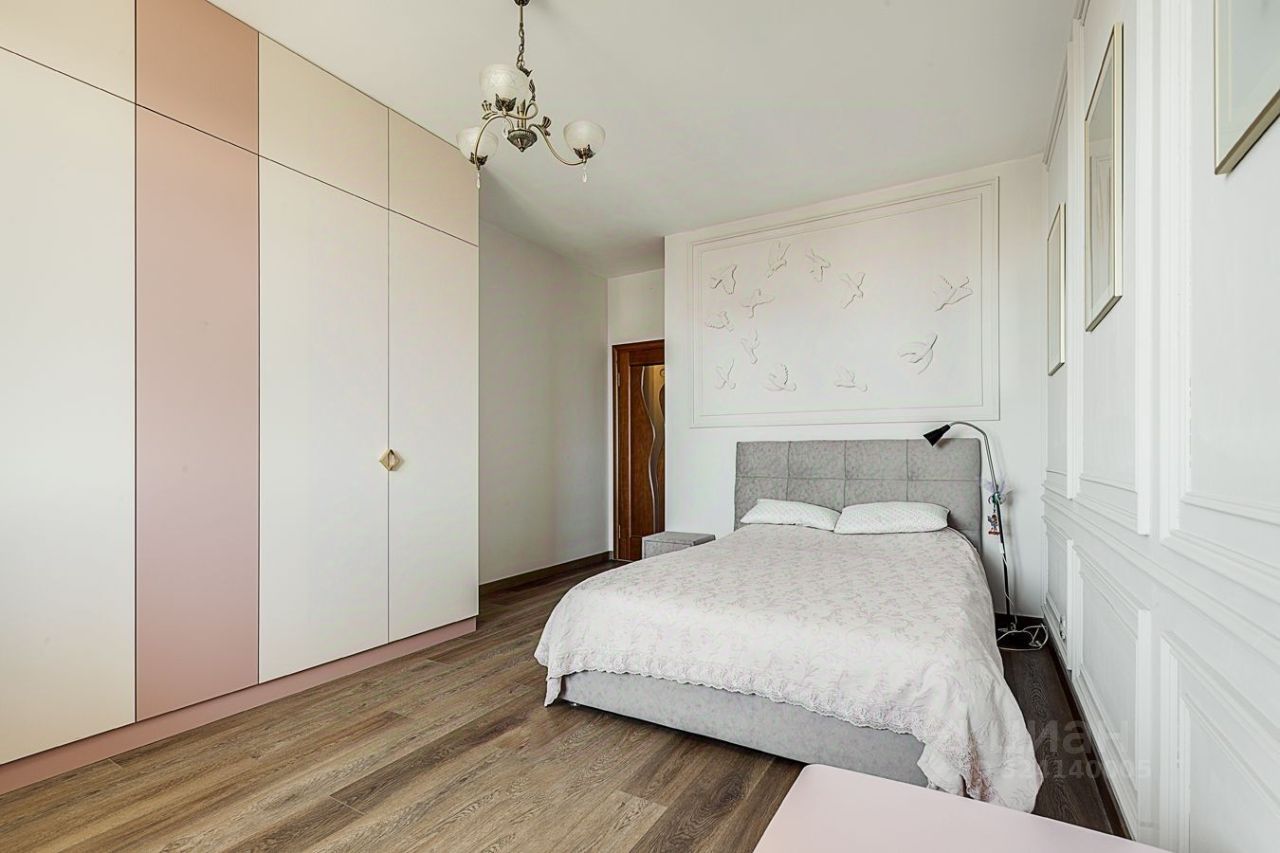 Продажа 2-комн квартиры на вторичном рынке Комендантский проспект, 17к1