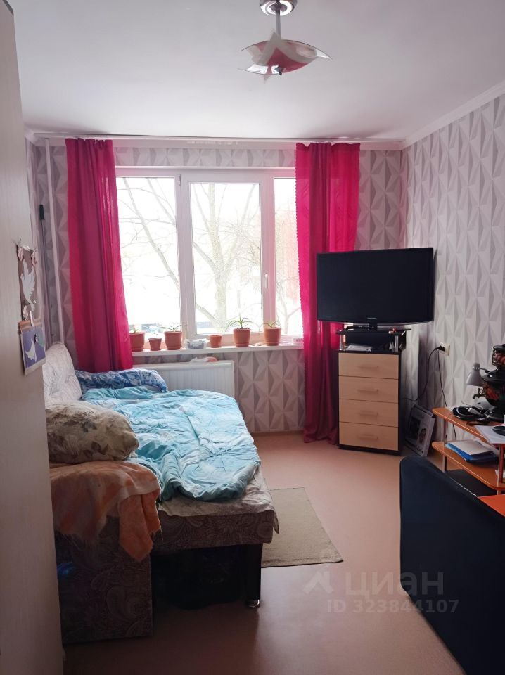 Продажа комнаты проспект Славы, 25