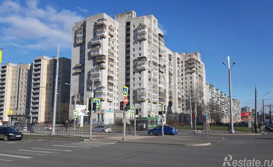 Продажа 3-комн квартиры на вторичном рынке Ириновский пр-кт