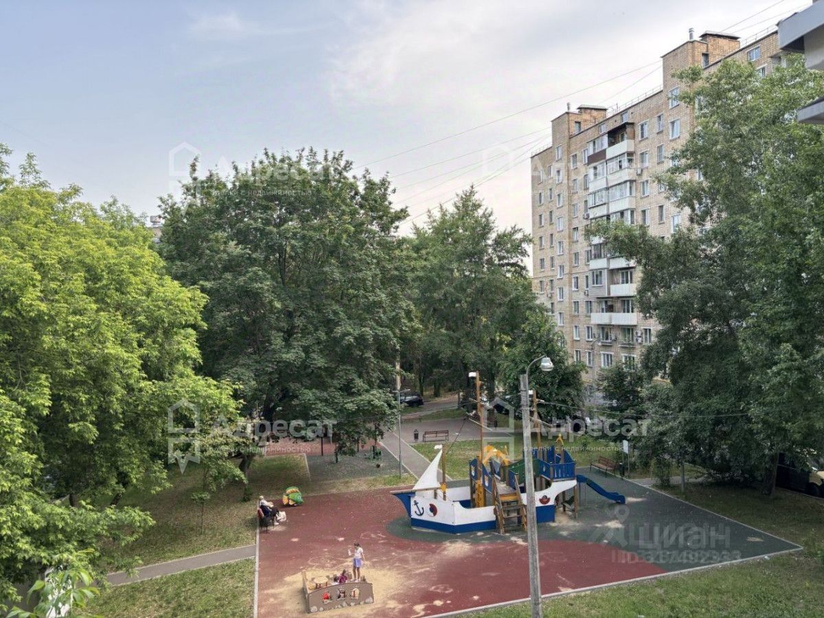 Продажа 3-комн квартиры на вторичном рынке улица Трофимова, 24К1