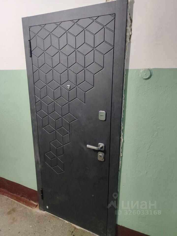 Продажа 1-комн квартиры на вторичном рынке Кириши, улица Строителей,  д. 10