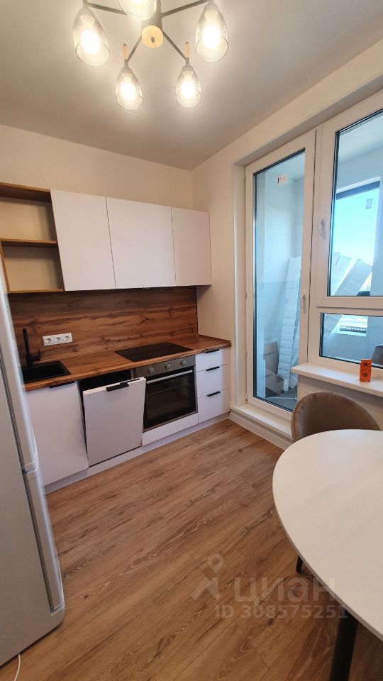 Аренда 1-комн квартиры на вторичном рынке улица 3-я Нововатутинская, 15к3