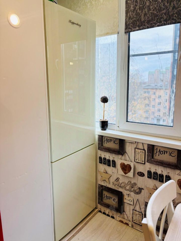 Продажа 2-комн квартиры на вторичном рынке Авангардная улица,  д. 8К3