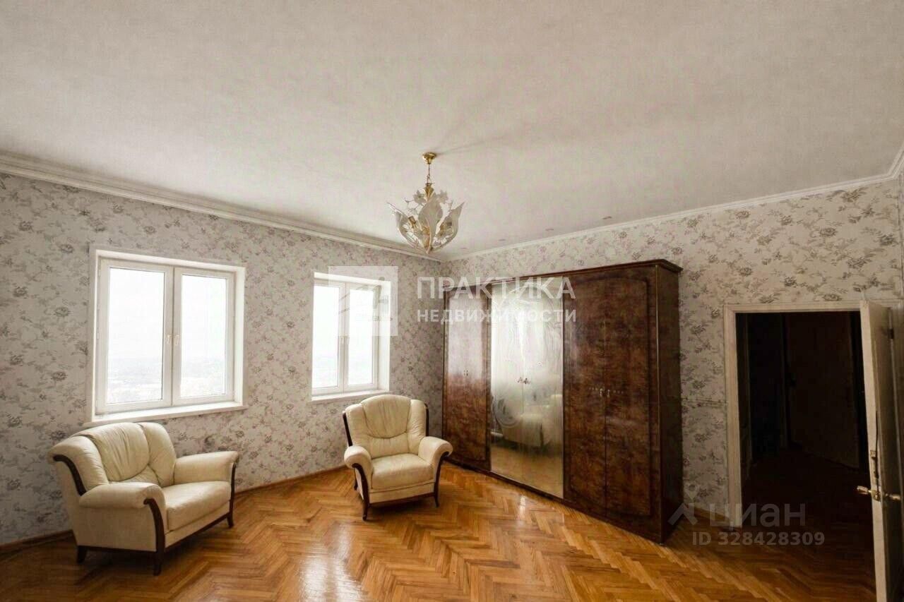 Продажа 2-комн квартиры на вторичном рынке улица Павла Андреева, 28К4