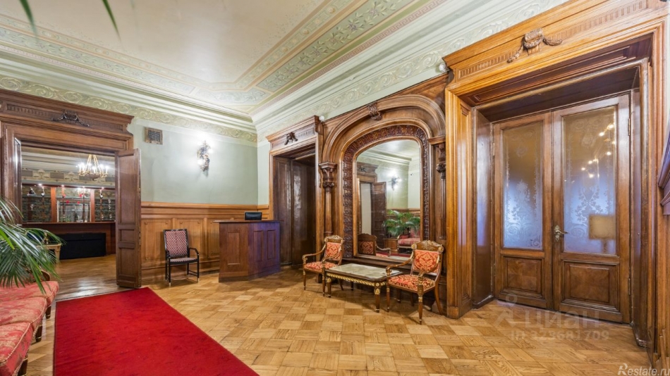 Аренда торгового помещения Морская Б. ул,  д. 14