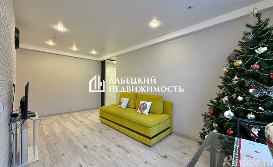 Продажа 3-комн квартиры на вторичном рынке Индустриальный пр-кт,  д. 29