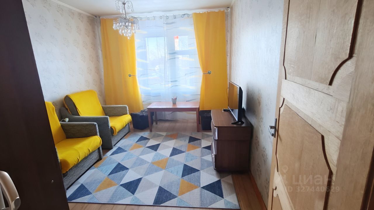 Продажа 3-комн квартиры на вторичном рынке Луга, улица Миккели, 1к3