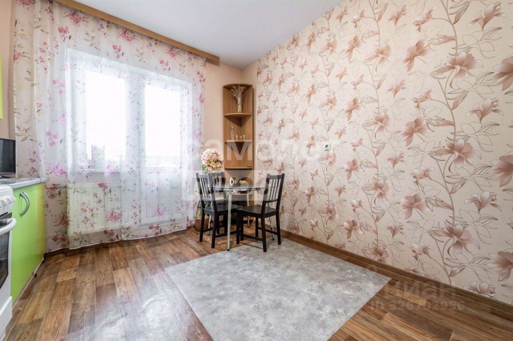Продажа 2-комн квартиры на вторичном рынке пос. Шушары, Первомайская улица, 26