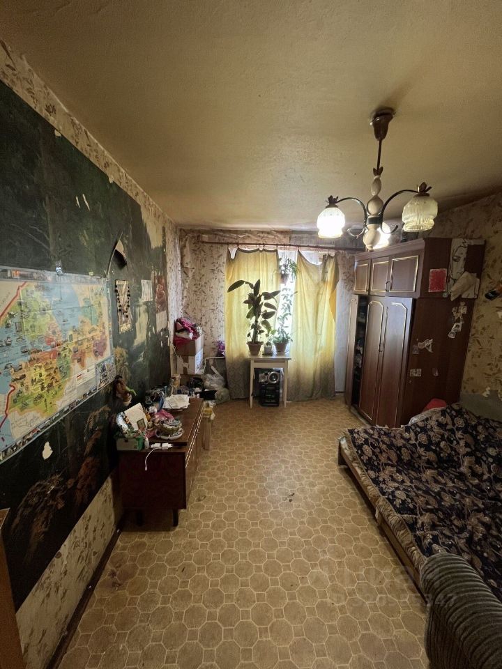 Продажа 4-комн квартиры на вторичном рынке Дубровка пгт, улица Томилина, 5
