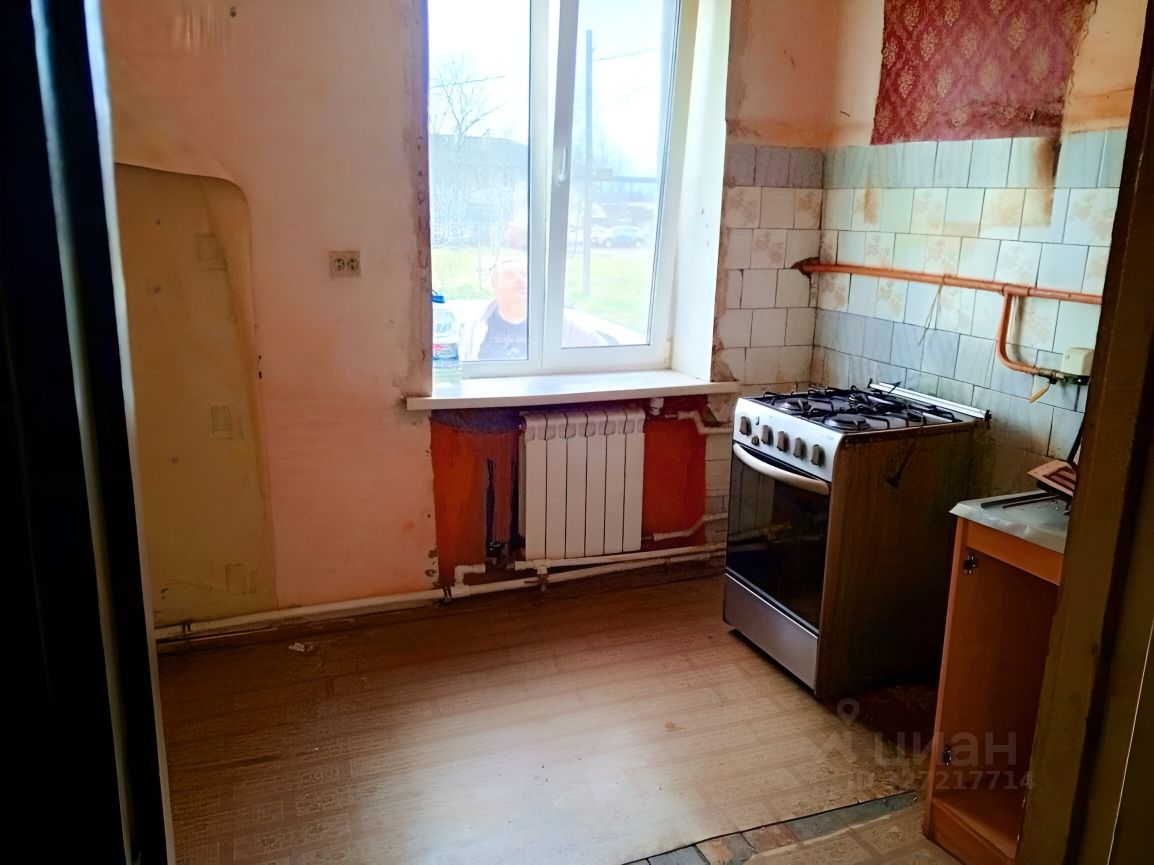 Продажа 3-комн квартиры на вторичном рынке Рябово городской поселок, улица Школьная, 9