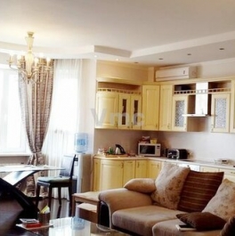 Продажа 4-комн квартиры на вторичном рынке Ломоносовский пр-кт,  д. 41 к1