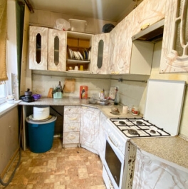 Продажа 4-комн квартиры на вторичном рынке проспект Славы,  д. 60