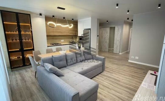 Аренда 2-комн квартиры на вторичном рынке Украинский б-р,  д. 6