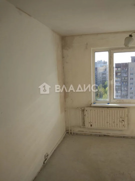 Продажа 3-комн квартиры на вторичном рынке Малая Карпатская улица,  д. 21