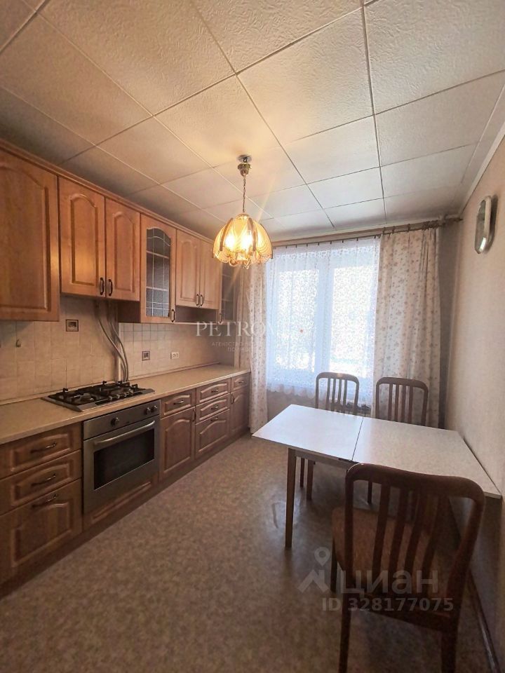 Продажа 3-комн квартиры на вторичном рынке улица Лавочкина, 18