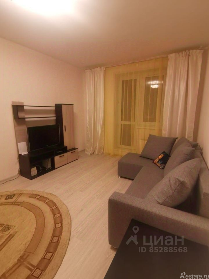 Аренда 2-комн квартиры на вторичном рынке Интернациональная улица,  д. 2