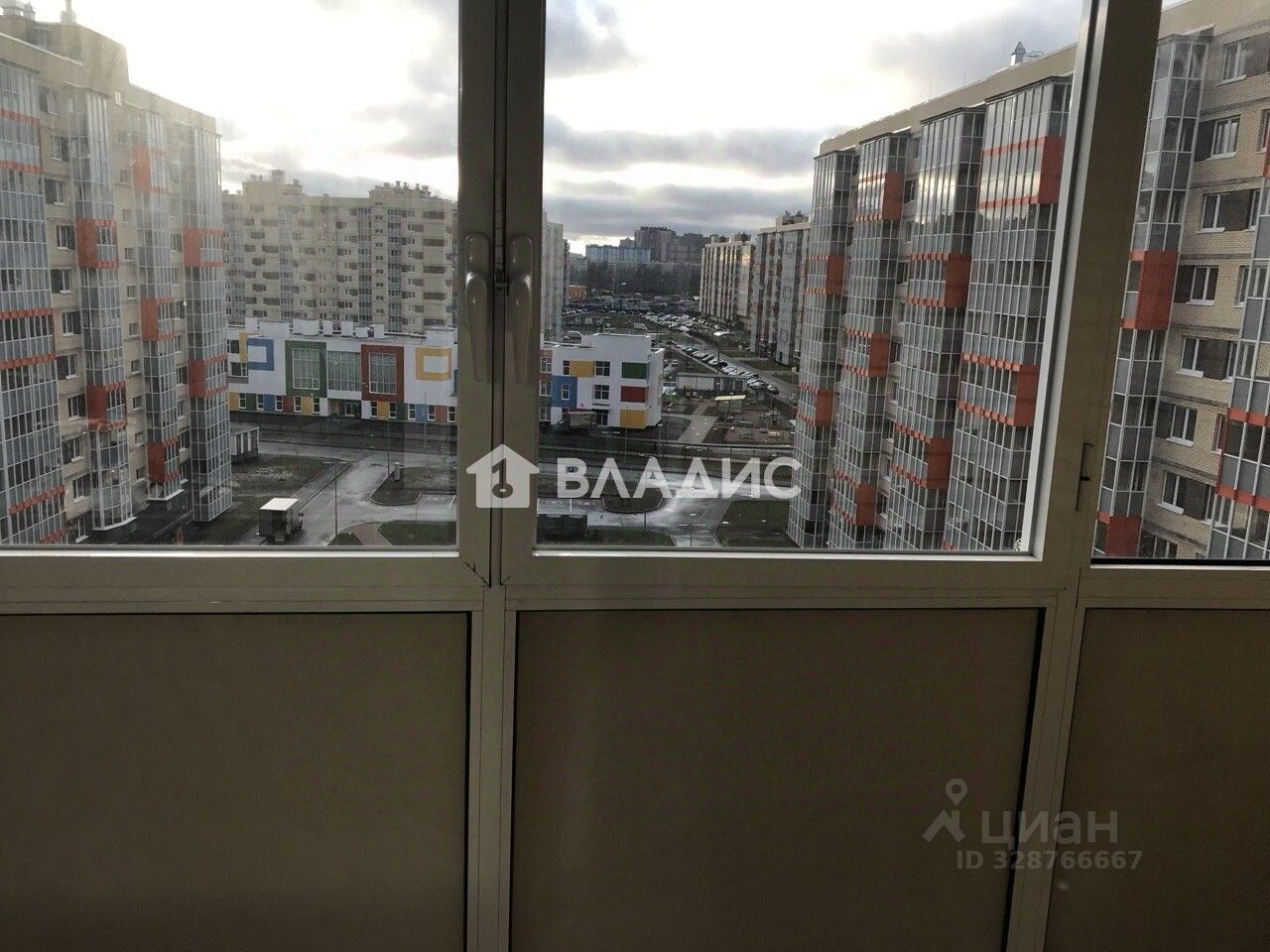 Продажа студии пос. Бугры, бульвар Воронцовский, 9к1
