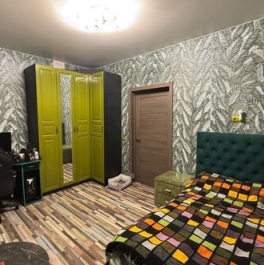 Продажа 3-комн квартиры на вторичном рынке улица Короленко,  д. 4/14