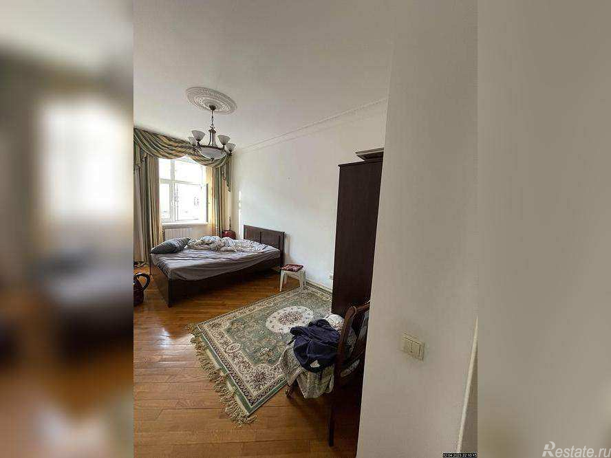 Продажа 4-комн квартиры на вторичном рынке Остоженка улица,  д. 25
