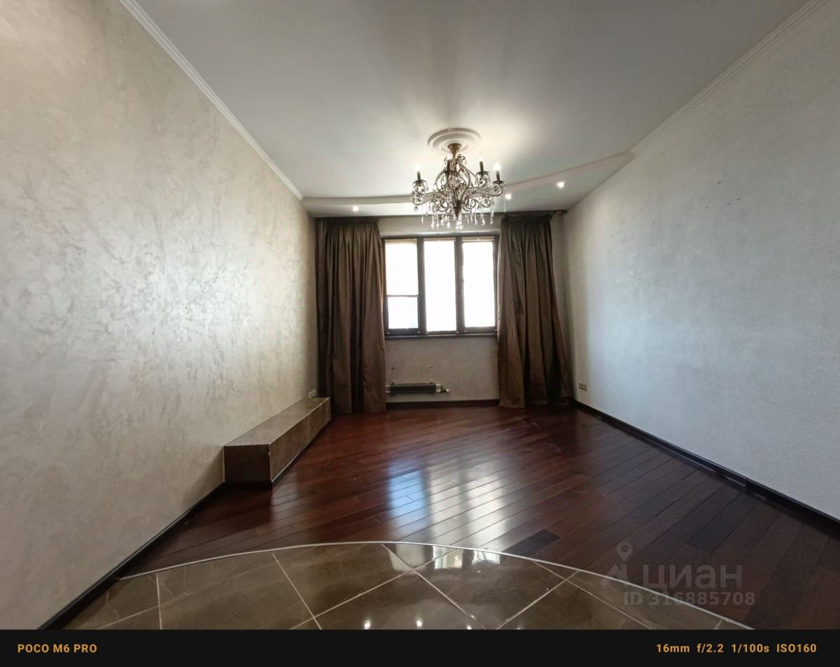 Продажа 3-комн квартиры на вторичном рынке улица Саморы Машела, 8К1