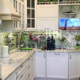 Продажа 3-комн квартиры на вторичном рынке Богатырский пр-кт