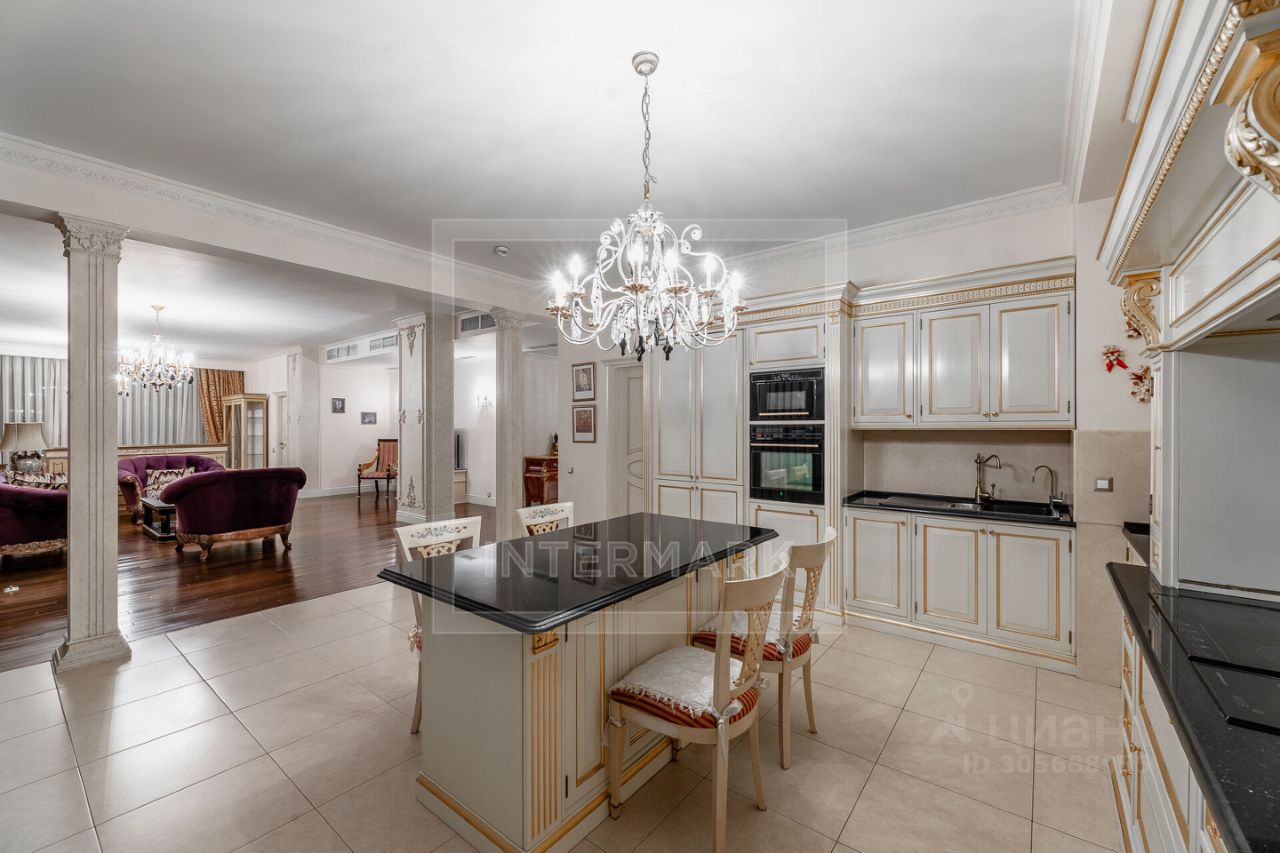 Продажа 6-комн квартиры на вторичном рынке улица Климашкина, 17С2