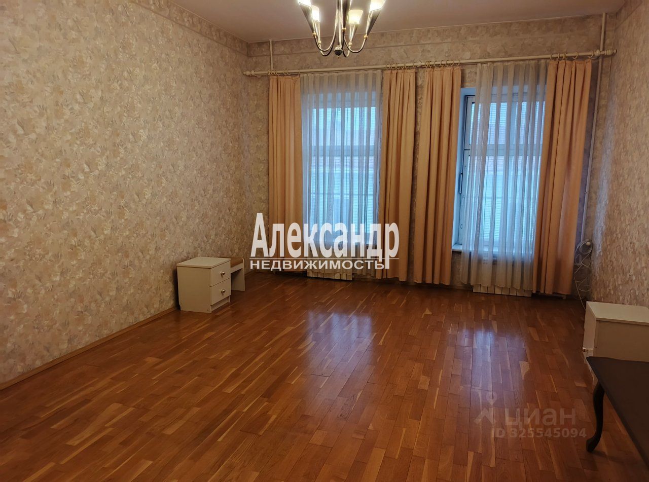 Продажа 4-комн квартиры на вторичном рынке Казанская улица, 45