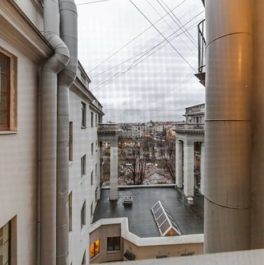 Продажа 2-комн квартиры на вторичном рынке Каменноостровский пр-кт,  д. 39