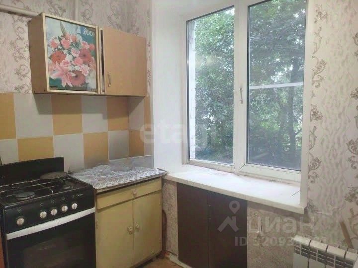 Продажа 1-комн квартиры на вторичном рынке Волхов, Молодежная улица, 18а