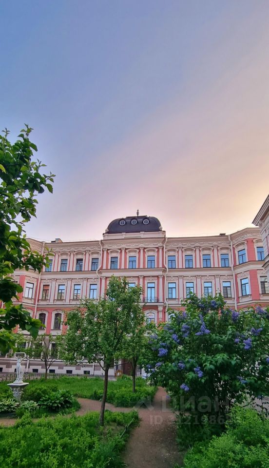 Продажа 6-комн квартиры на вторичном рынке Моховая улица, 27-29