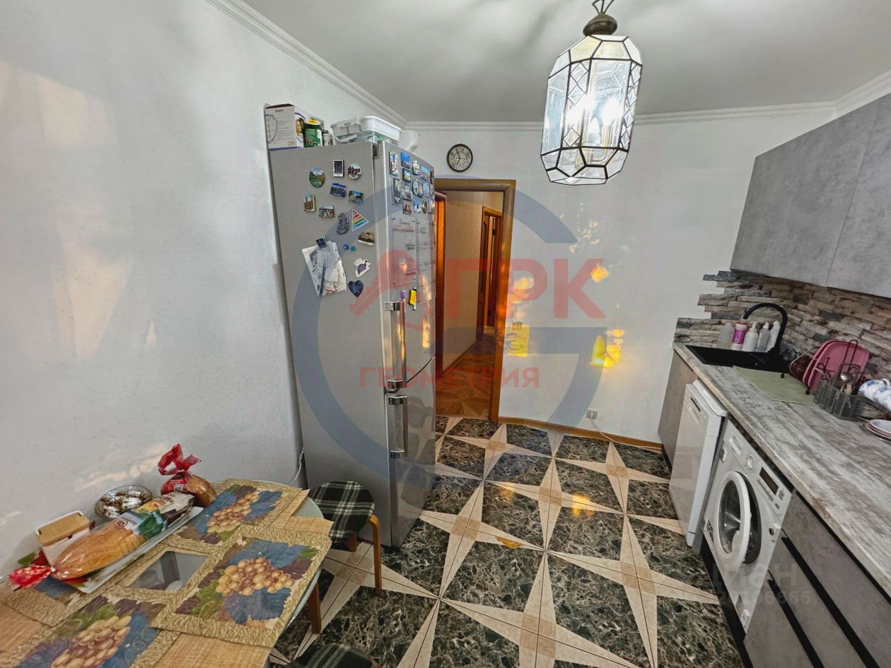 Продажа 3-комн квартиры на вторичном рынке Радужная улица, 5К1