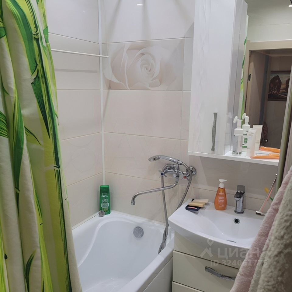 Продажа 3-комн квартиры на вторичном рынке Коммунар г., улица Гатчинская, 16А